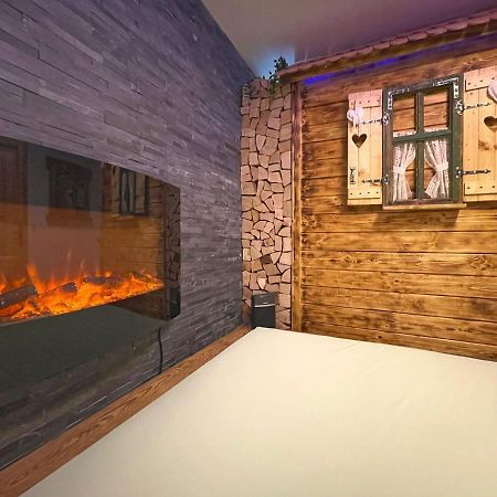 Comfortable Holiday Home With Hot Tub Teunz Exterior photo