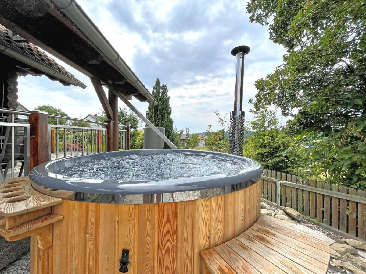 Comfortable Holiday Home With Hot Tub Teunz Exterior photo