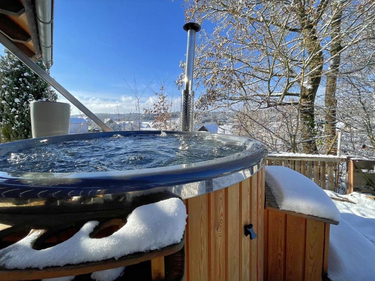 Comfortable Holiday Home With Hot Tub Teunz Exterior photo