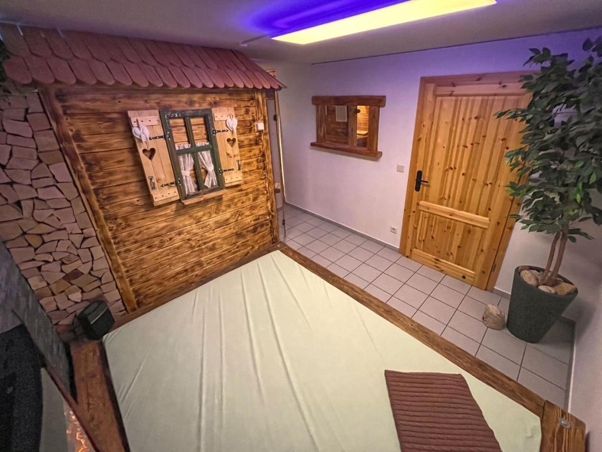 Comfortable Holiday Home With Hot Tub Teunz Exterior photo